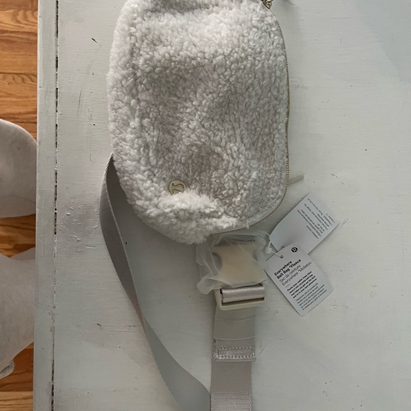 Lululemon Fleece Crossbody Bag in Cream - Picture 1 of 1